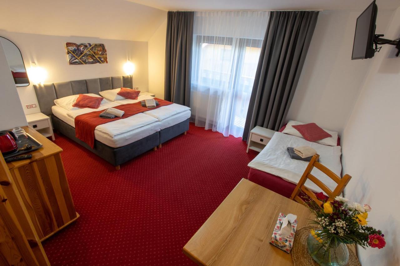 Wellness & Restaurant U Fandy Hotell Lhotka  Exteriör bild