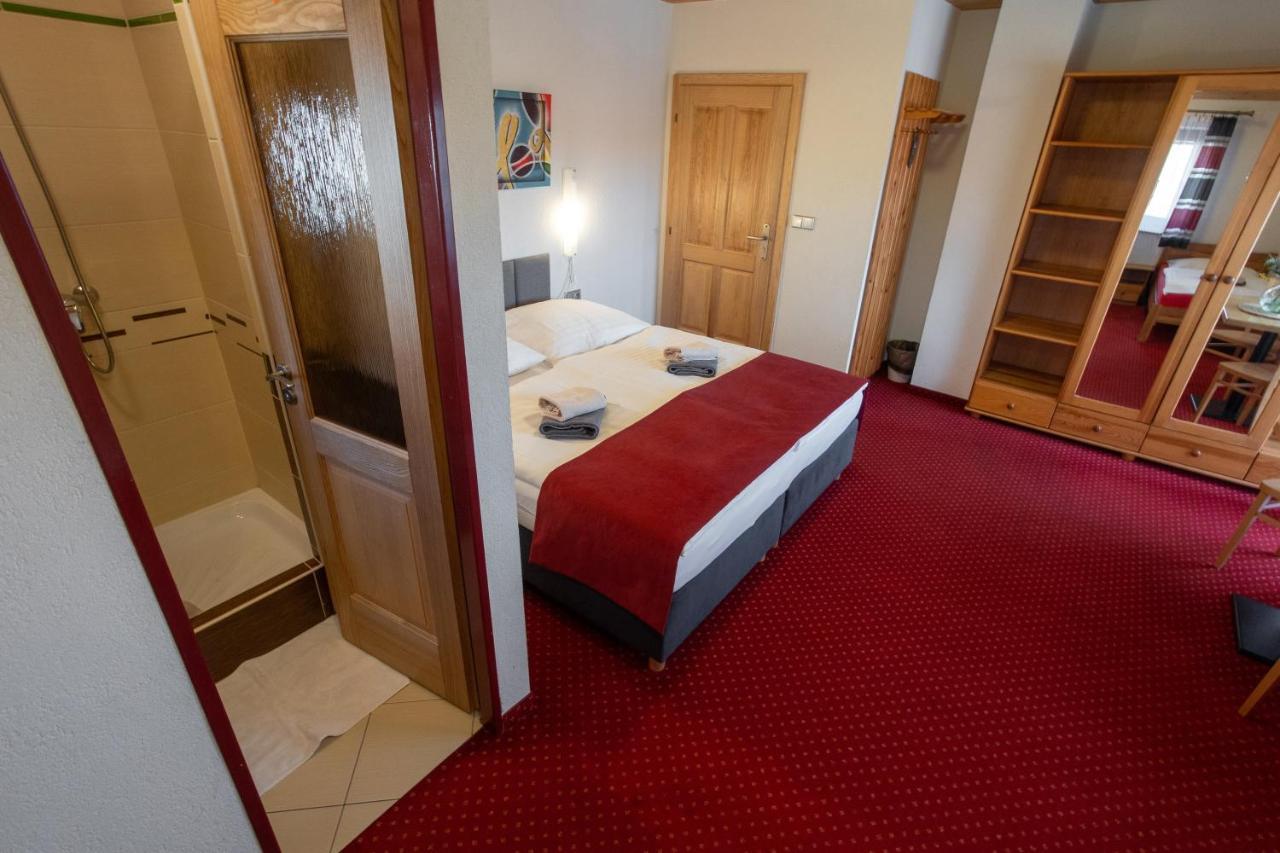Wellness & Restaurant U Fandy Hotell Lhotka  Exteriör bild