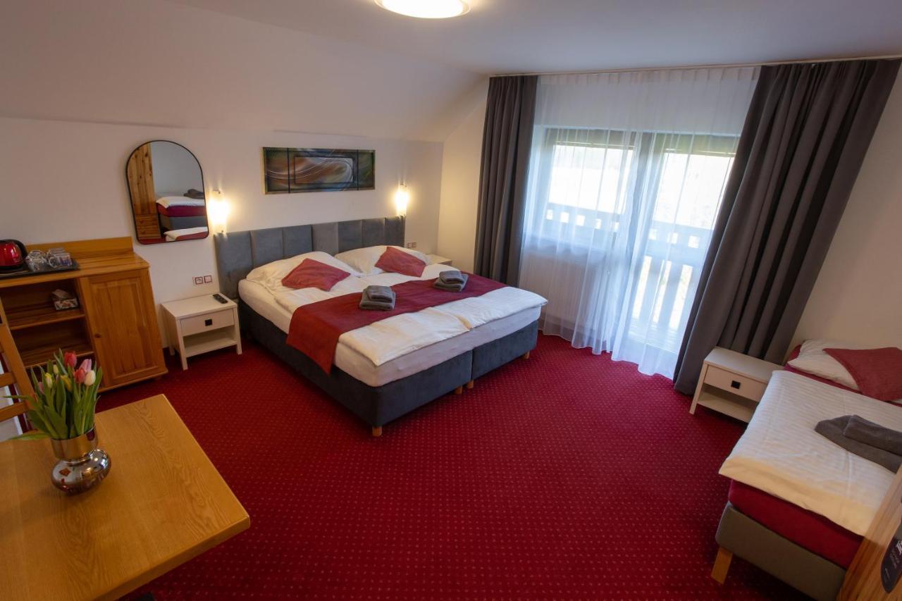 Wellness & Restaurant U Fandy Hotell Lhotka  Exteriör bild