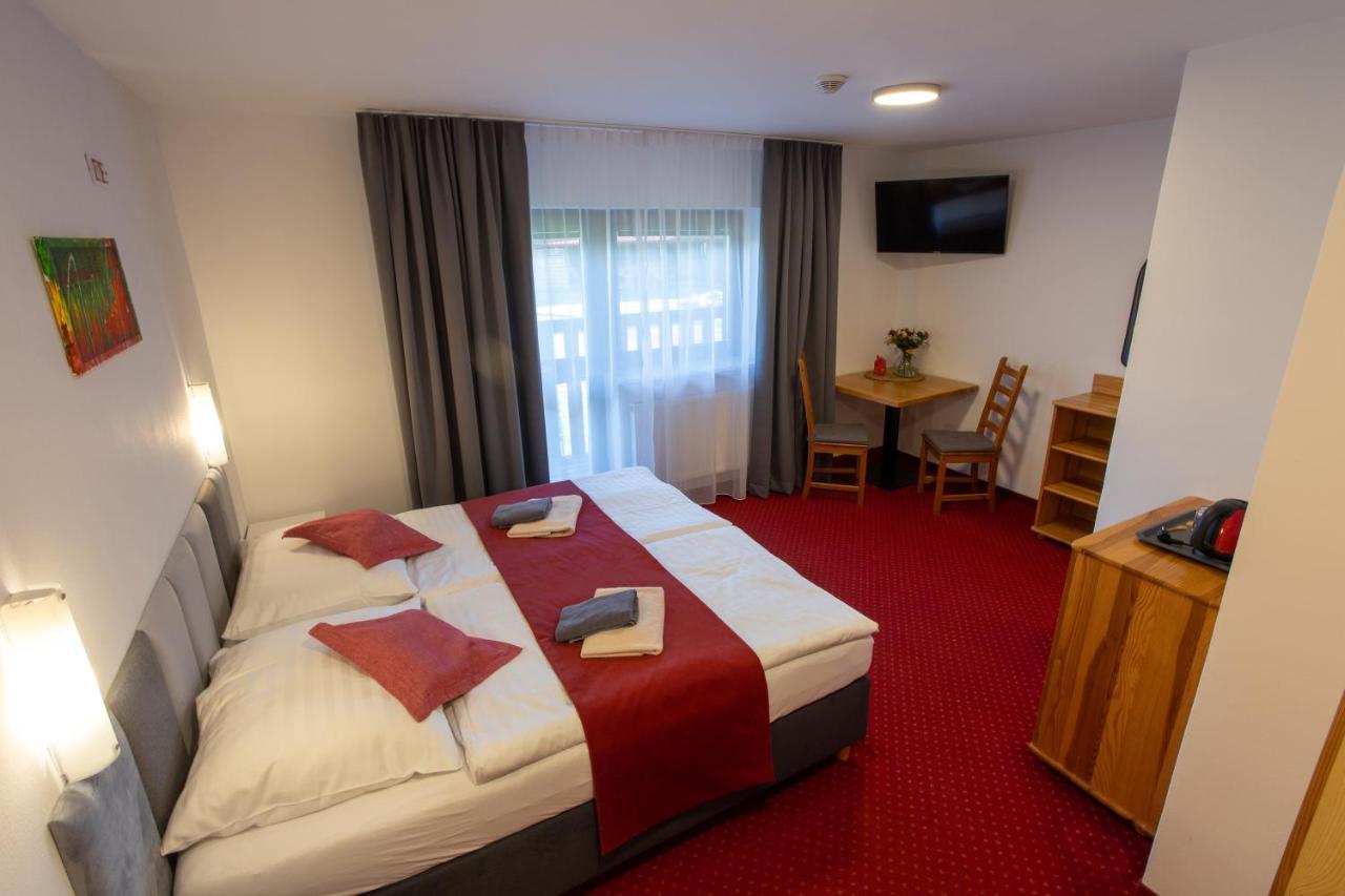 Wellness & Restaurant U Fandy Hotell Lhotka  Exteriör bild