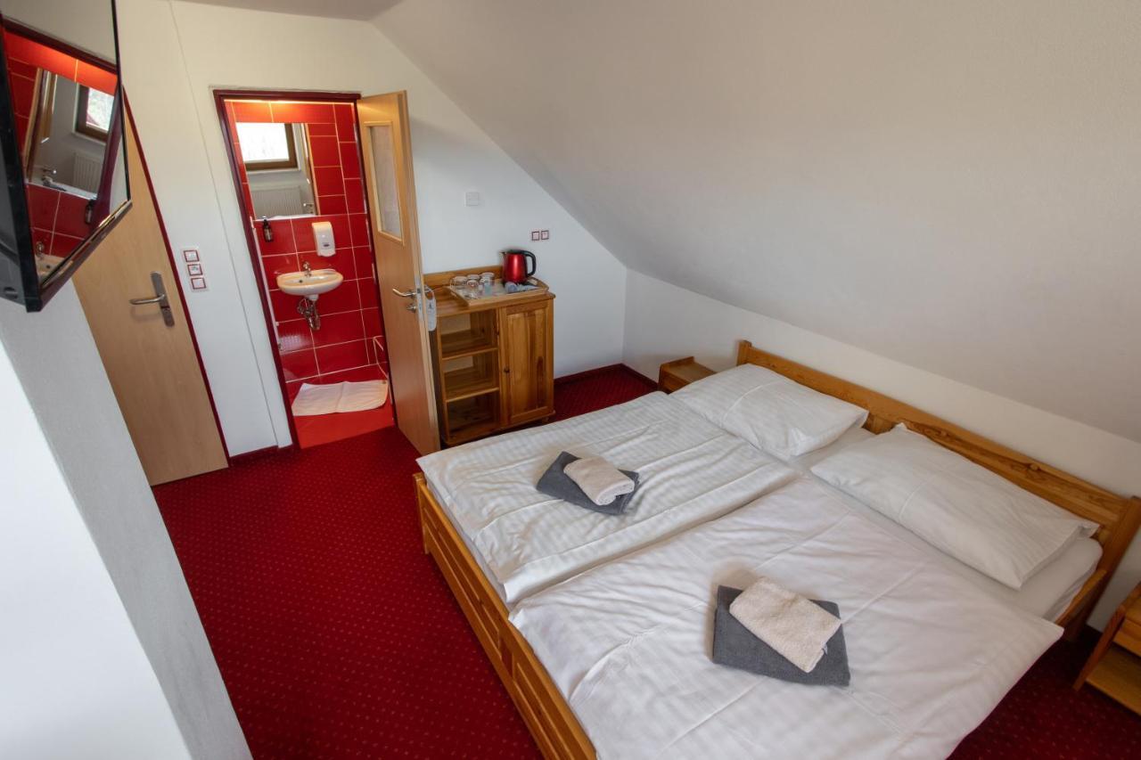 Wellness & Restaurant U Fandy Hotell Lhotka  Exteriör bild