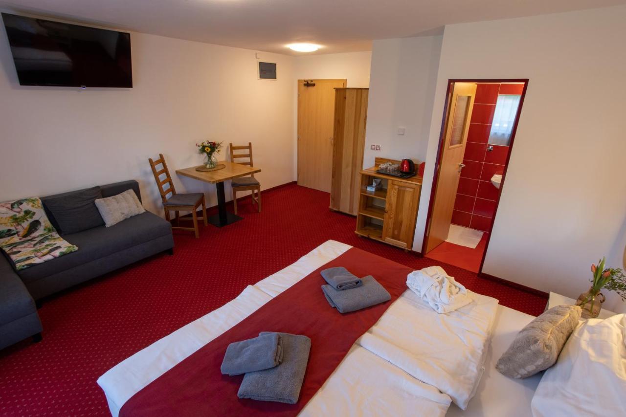 Wellness & Restaurant U Fandy Hotell Lhotka  Exteriör bild