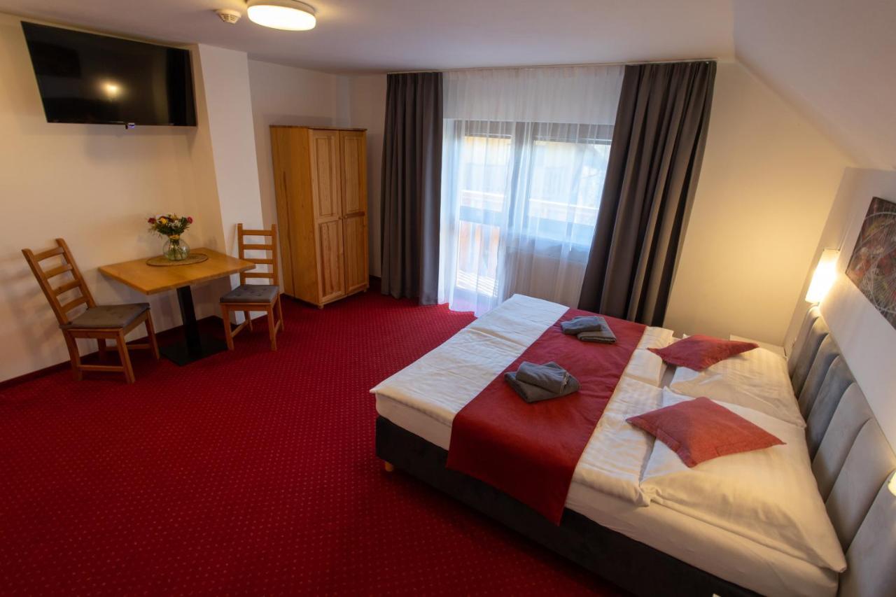 Wellness & Restaurant U Fandy Hotell Lhotka  Exteriör bild