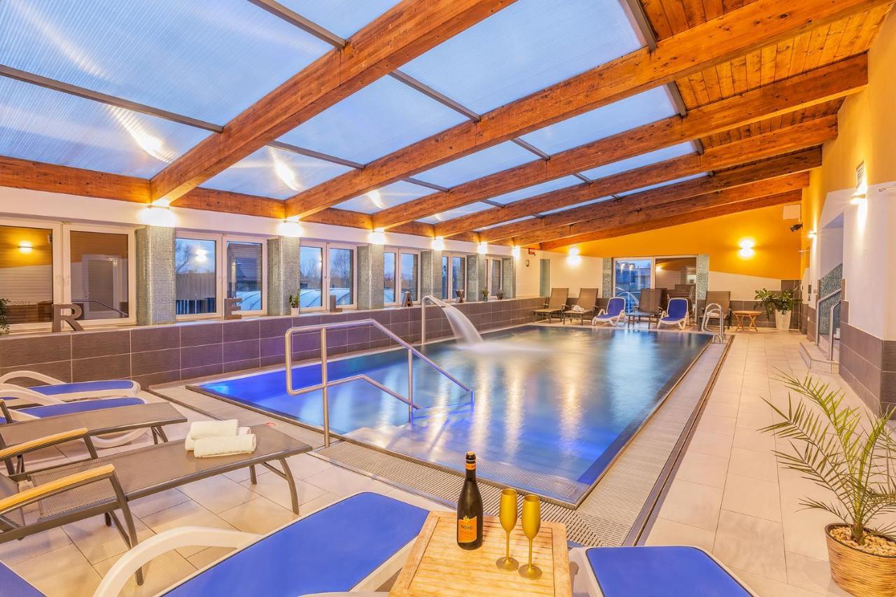 Wellness & Restaurant U Fandy Hotell Lhotka  Exteriör bild